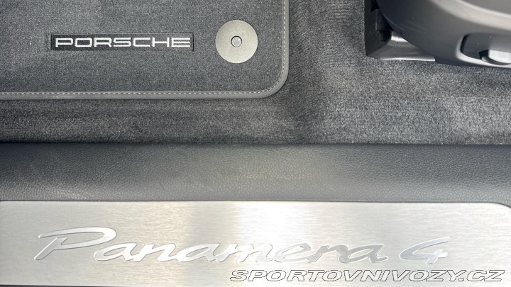 Porsche Panamera 4 2023