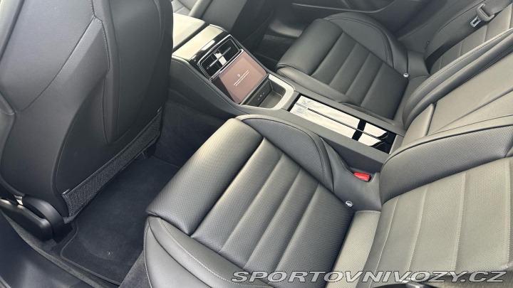 Porsche Panamera 4 2023