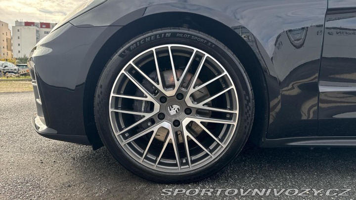 Porsche Panamera 4 2023