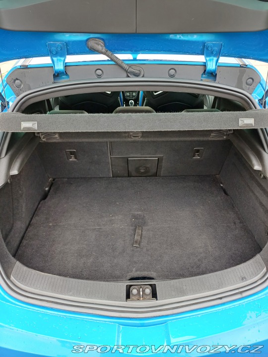 Opel Astra OPC 2012