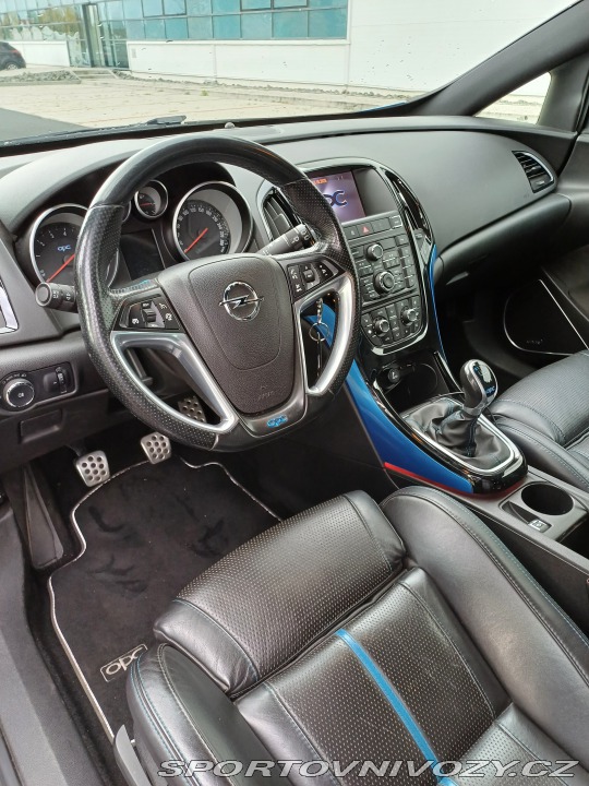 Opel Astra OPC 2012