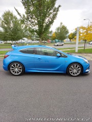 Opel Astra OPC 2012