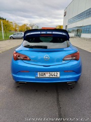 Opel Astra OPC 2012