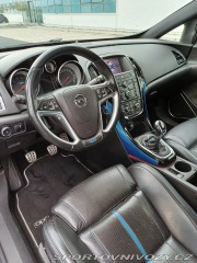 Opel Astra OPC 2012
