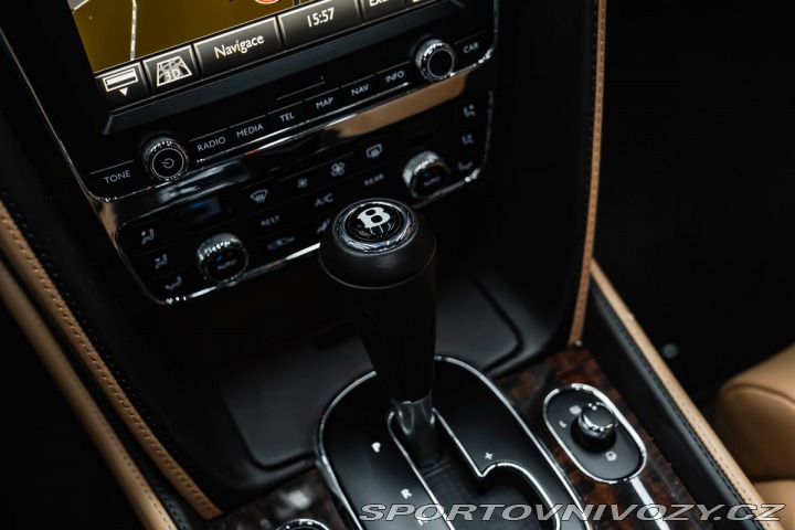 Bentley Flying Spur 4.0 V8 1800