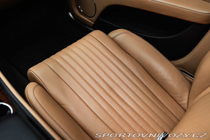 Bentley Flying Spur 4.0 V8 1800