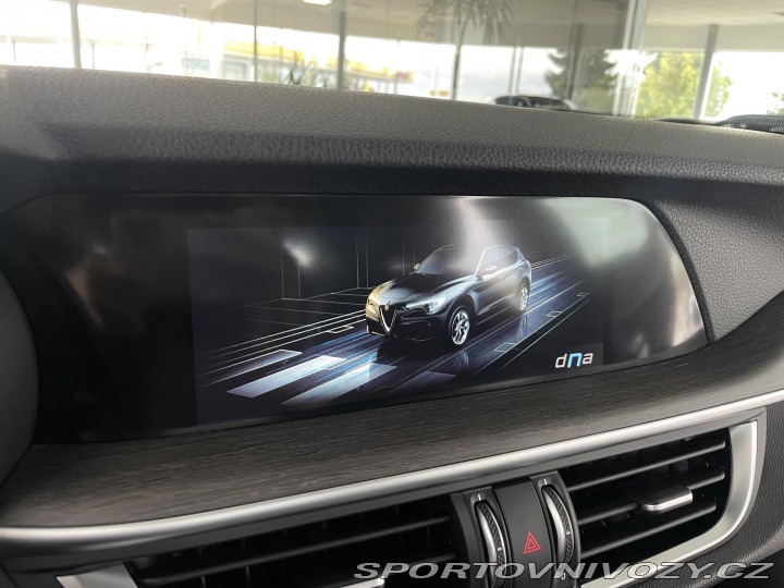 Alfa Romeo Stelvio 2,0TI 206kW Q4*KeyLess*Ka 2023