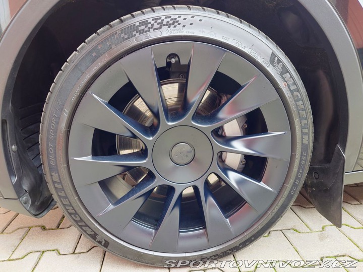 Tesla Model Y Long Range Dual Motor 378 2022