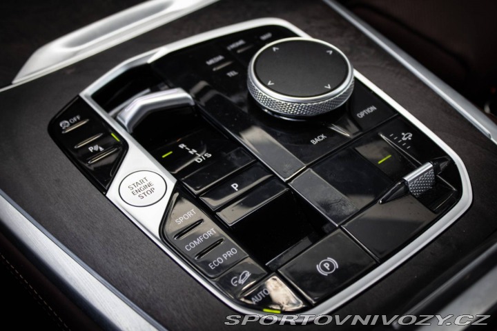 BMW X7 xDrive M60i mHEV A/T 2024