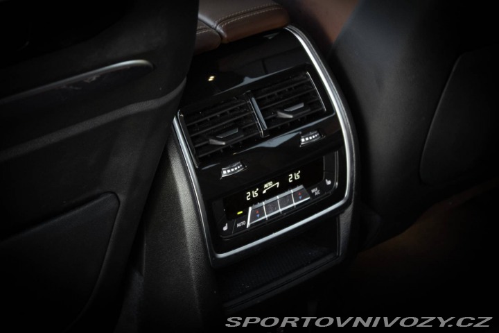 BMW X7 xDrive M60i mHEV A/T 2024
