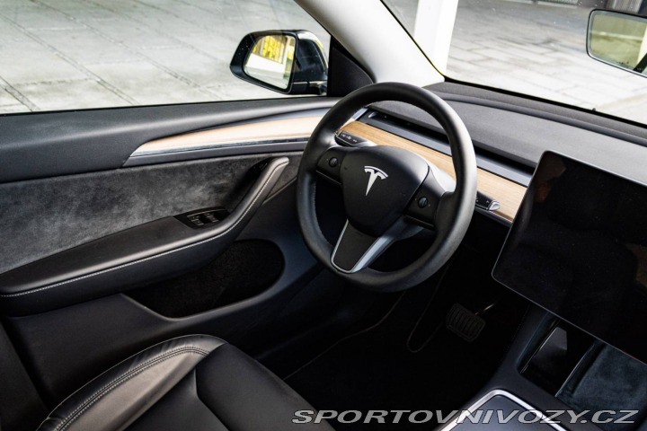 Tesla Model Y Long Range 378kW / TOP S 2024