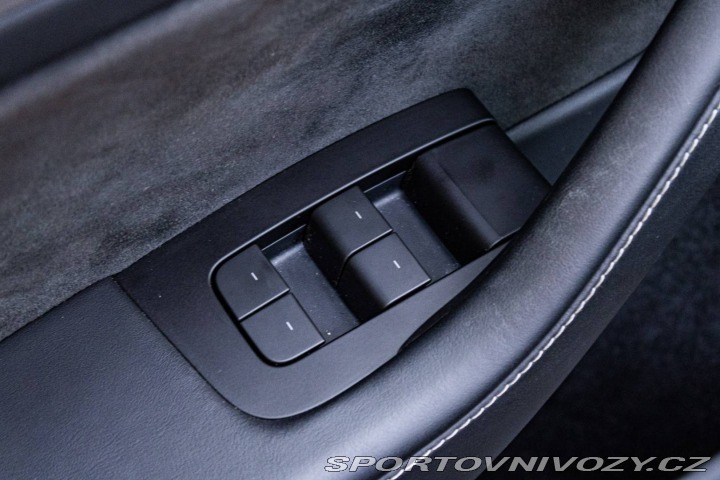 Tesla Model Y Long Range 378kW / TOP S 2024