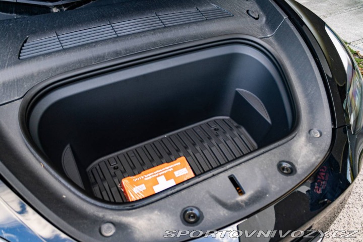 Tesla Model Y Long Range 378kW / TOP S 2024