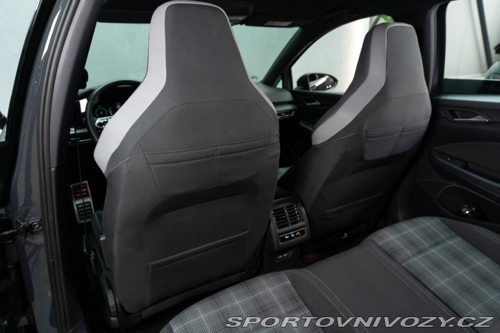 Volkswagen Golf 2021