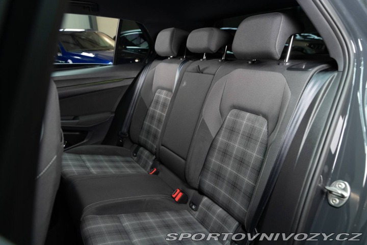 Volkswagen Golf 2021