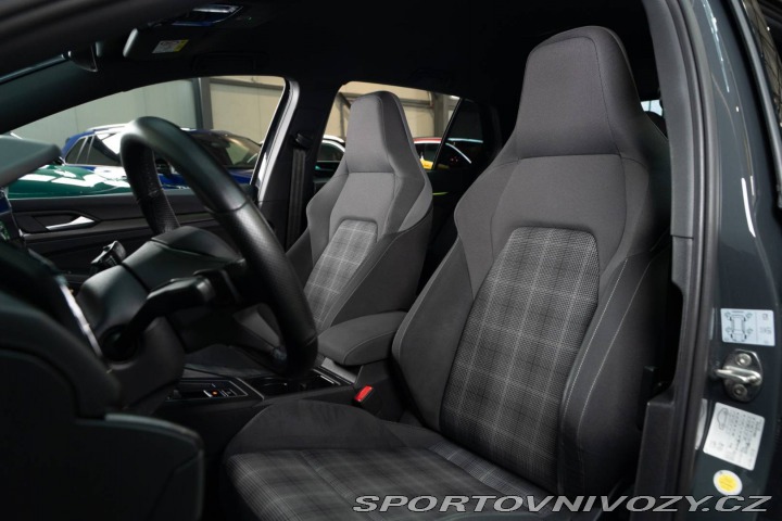 Volkswagen Golf 2021