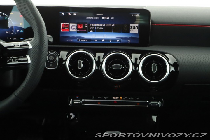 Mercedes-Benz A AMG Line A 200 2025