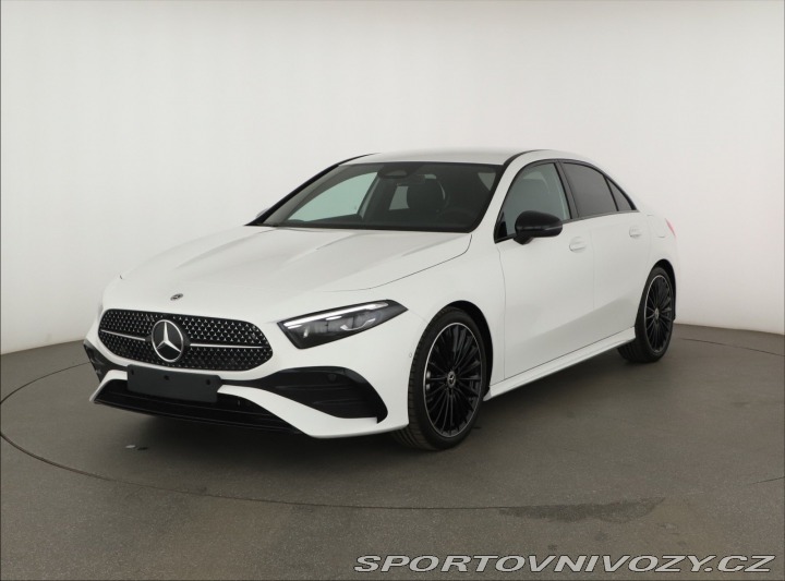 Mercedes-Benz A AMG Line A 200 2025