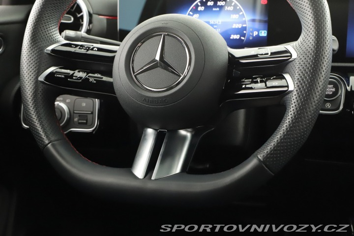 Mercedes-Benz A AMG Line A 200 2025