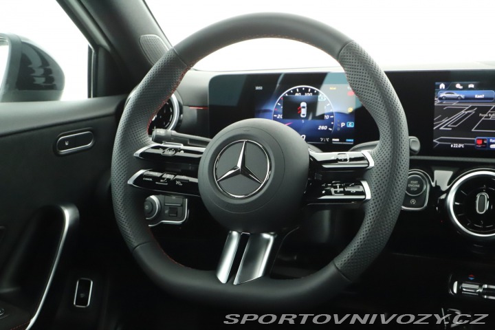 Mercedes-Benz A AMG Line A 200 2025