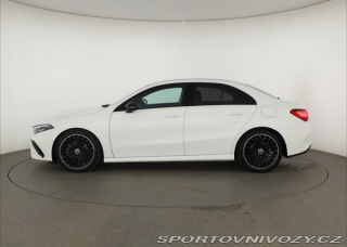 Mercedes-Benz A AMG Line A 200 2025