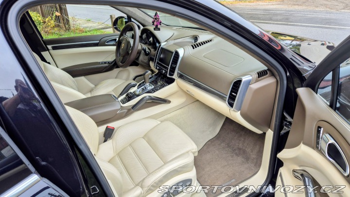 Porsche Cayenne Turbo 2011