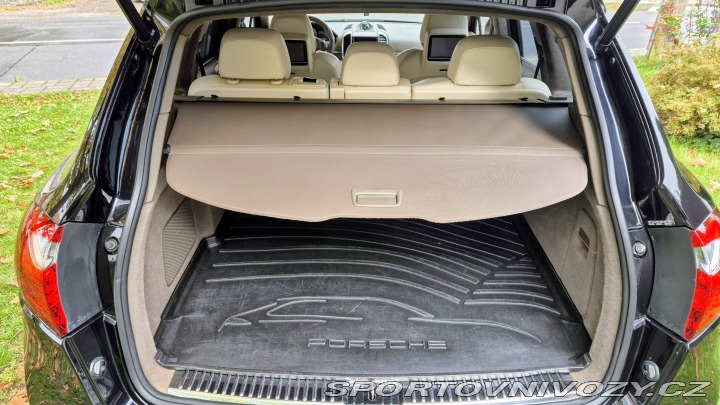 Porsche Cayenne Turbo 2011