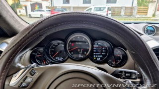Porsche Cayenne Turbo 2011