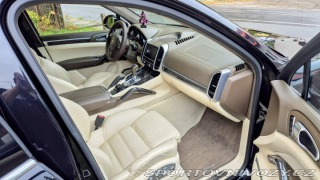 Porsche Cayenne Turbo 2011