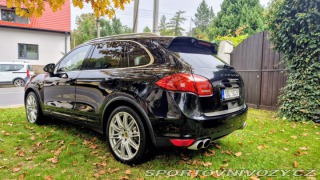 Porsche Cayenne Turbo 2011