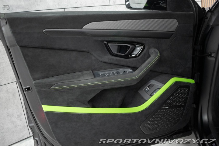 Lamborghini Urus *REZERVACE* 2023