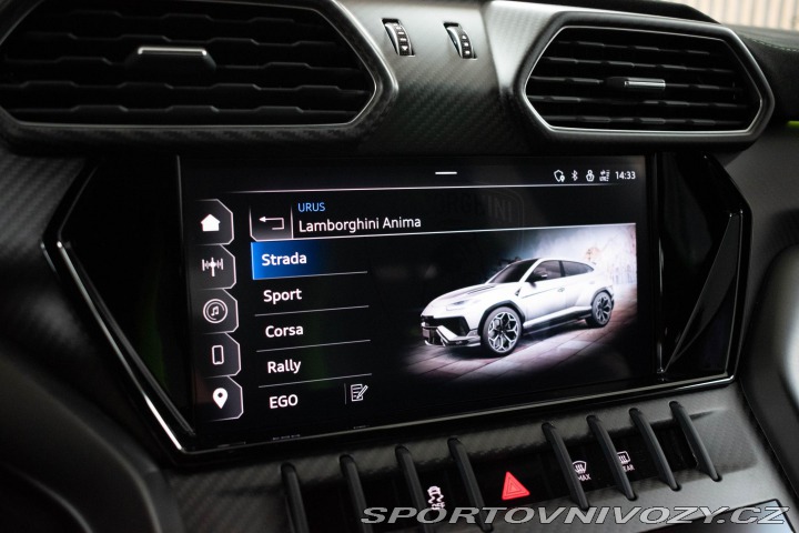 Lamborghini Urus *REZERVACE* 2023