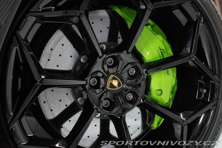 Lamborghini Urus *REZERVACE* 2023