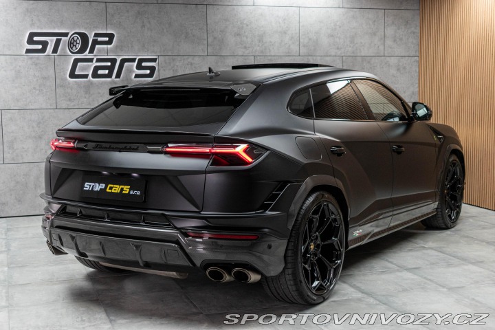 Lamborghini Urus *REZERVACE* 2023