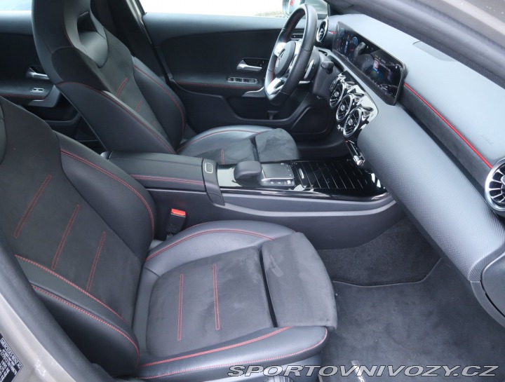 Mercedes-Benz A AMG line A 200 d 2021
