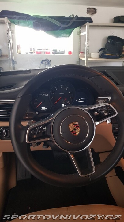 Porsche Macan 2021