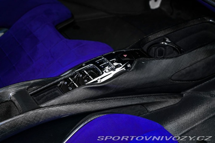 Ferrari SF90 Spider 2025