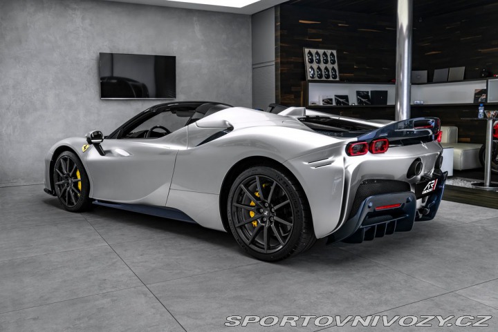 Ferrari SF90 Spider 2025
