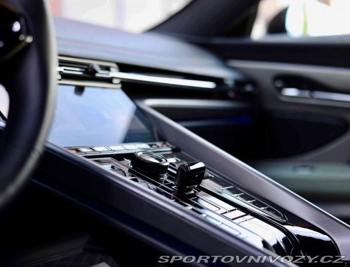 Aston Martin DB12 Coupé 4.0 V8 500KW | Alu 2023