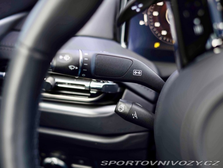 Aston Martin DB12 Coupé 4.0 V8 500KW | Alu 2023