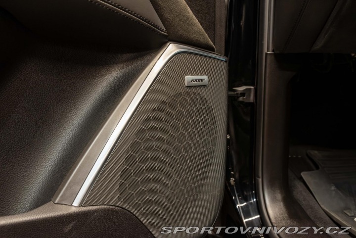 Ostatní značky Ostatní modely Cadillac Escalade 6.2 V8 AWD PLATINUM EU VE 2016