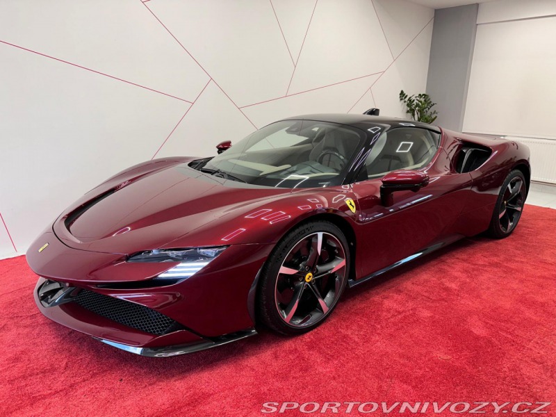Ferrari SF90 Nové, ČR, TOP*Full Carbon