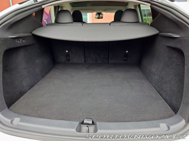 Tesla Model Y Long Range D.M 378 REZER 2023