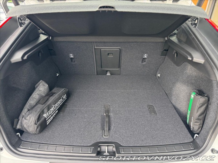 Volvo EC40 Single Range Plus Black 1 2025