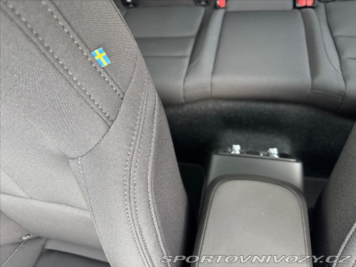 Volvo EC40 Single Range Plus Black 1 2025