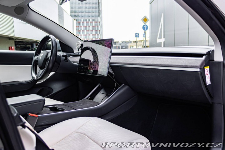 Tesla Model 3 Performance / TOP STAV / 2019