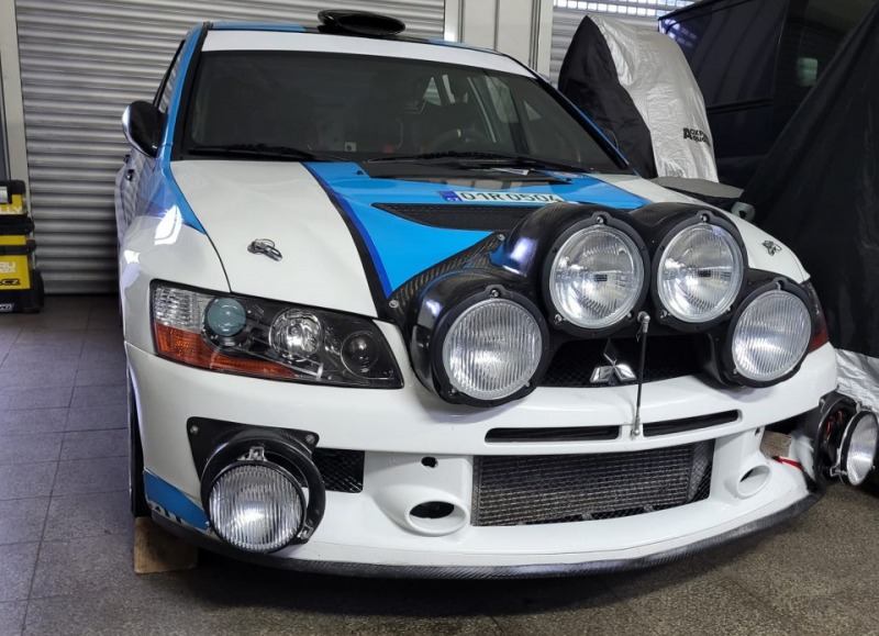 Mitsubishi Lancer EVO IX závodní speciál