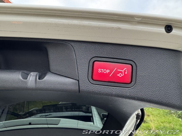 Mercedes-Benz C 400 4Matic pano designo 2017
