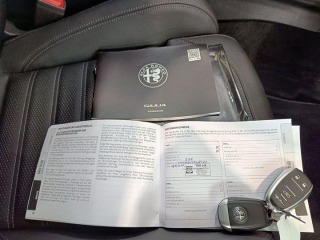 Alfa Romeo Giulia 2.0Turbo206kW AT8-Q4 Velo 2024