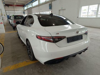 Alfa Romeo Giulia 2.0Turbo206kW AT8-Q4 Velo 2024